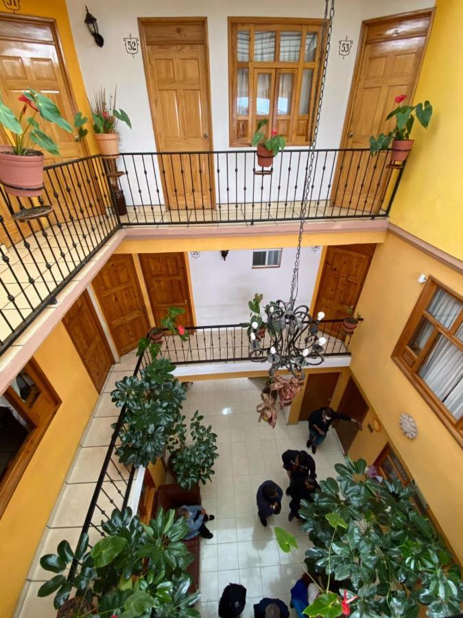 Hotel Posada Camelinas Пацкуаро Екстер'єр фото