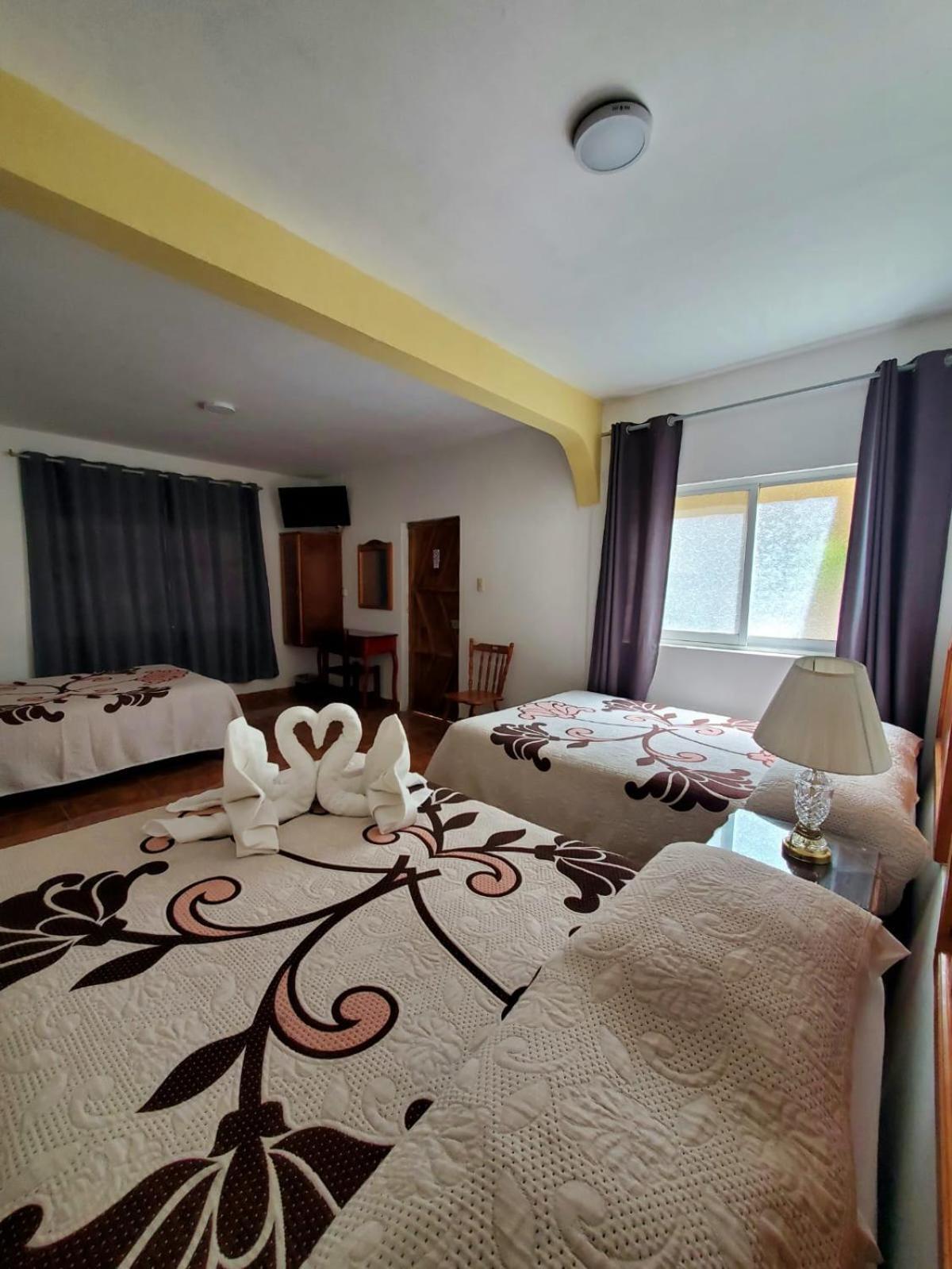 Hotel Posada Camelinas Пацкуаро Екстер'єр фото