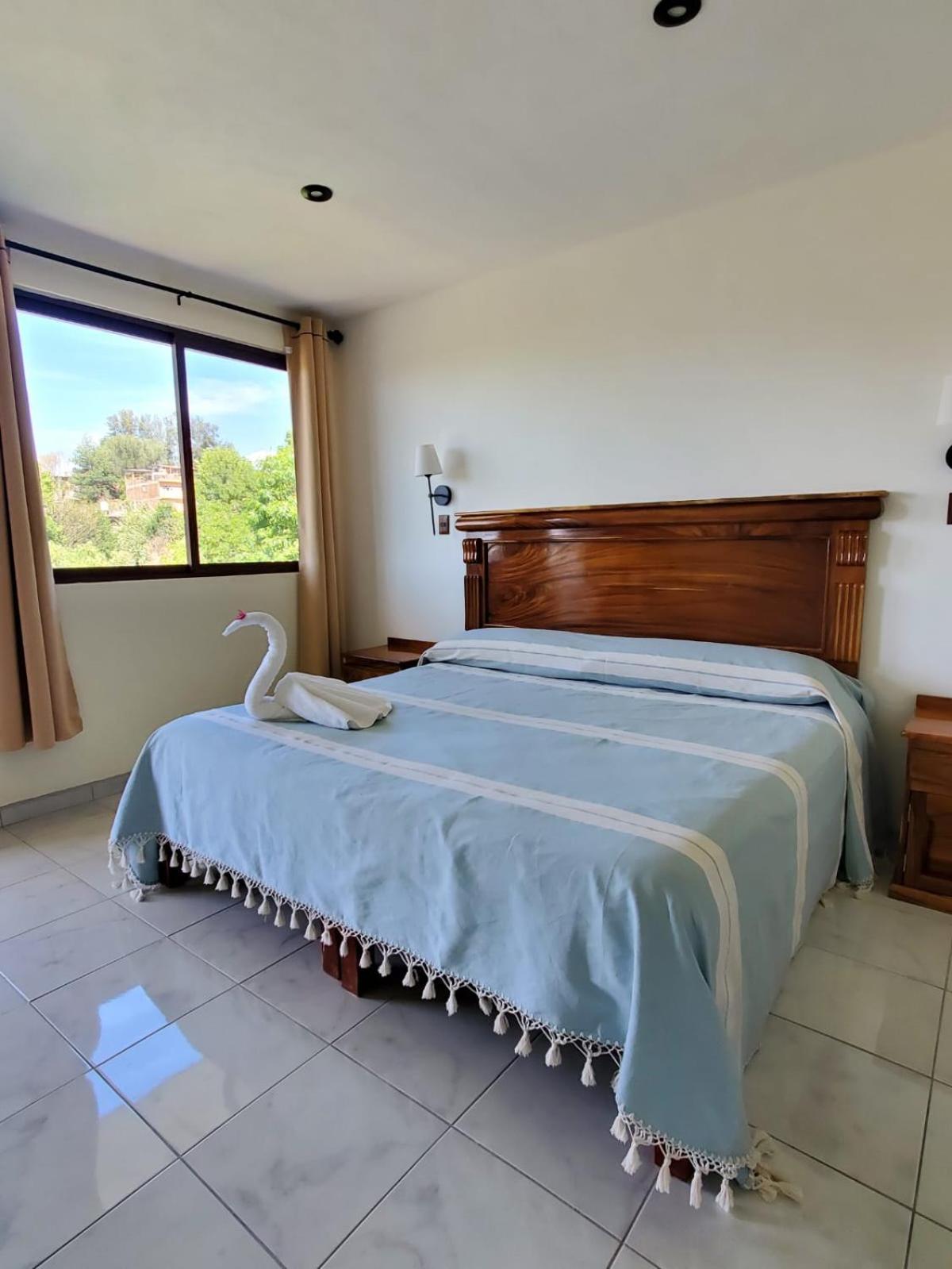 Hotel Posada Camelinas Пацкуаро Екстер'єр фото