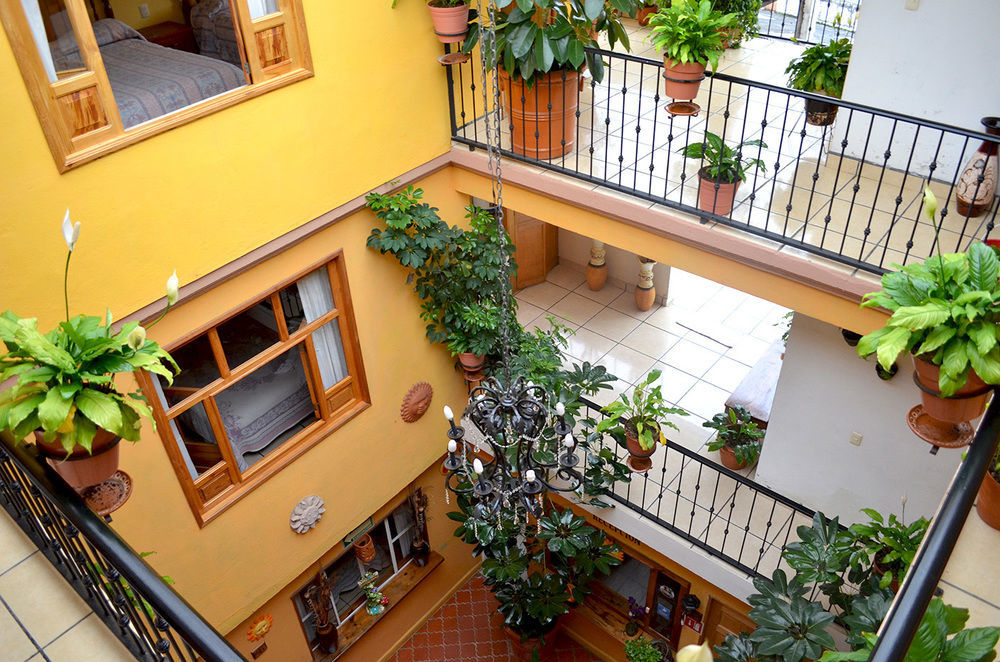 Hotel Posada Camelinas Пацкуаро Екстер'єр фото