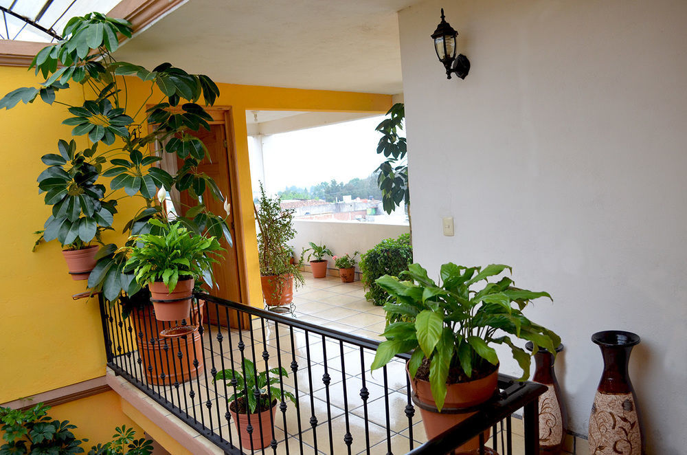 Hotel Posada Camelinas Пацкуаро Екстер'єр фото