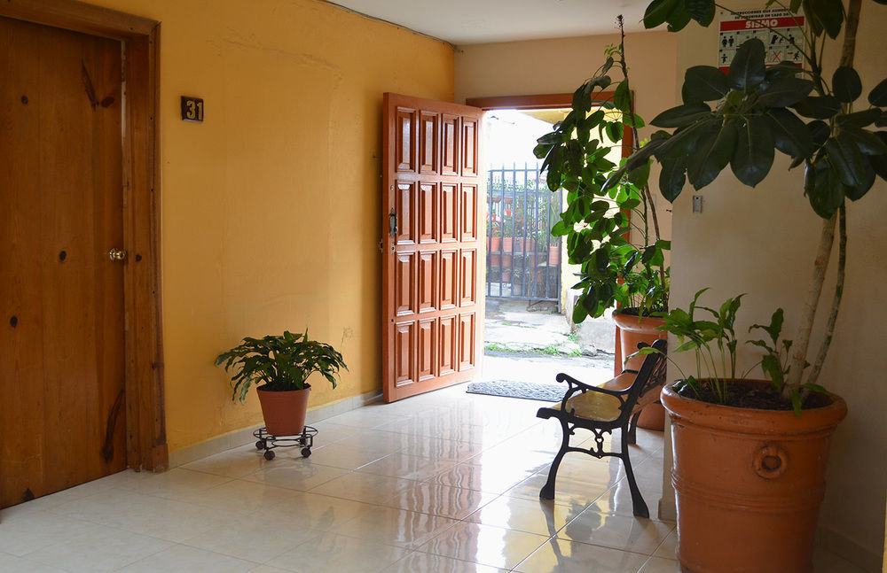Hotel Posada Camelinas Пацкуаро Екстер'єр фото
