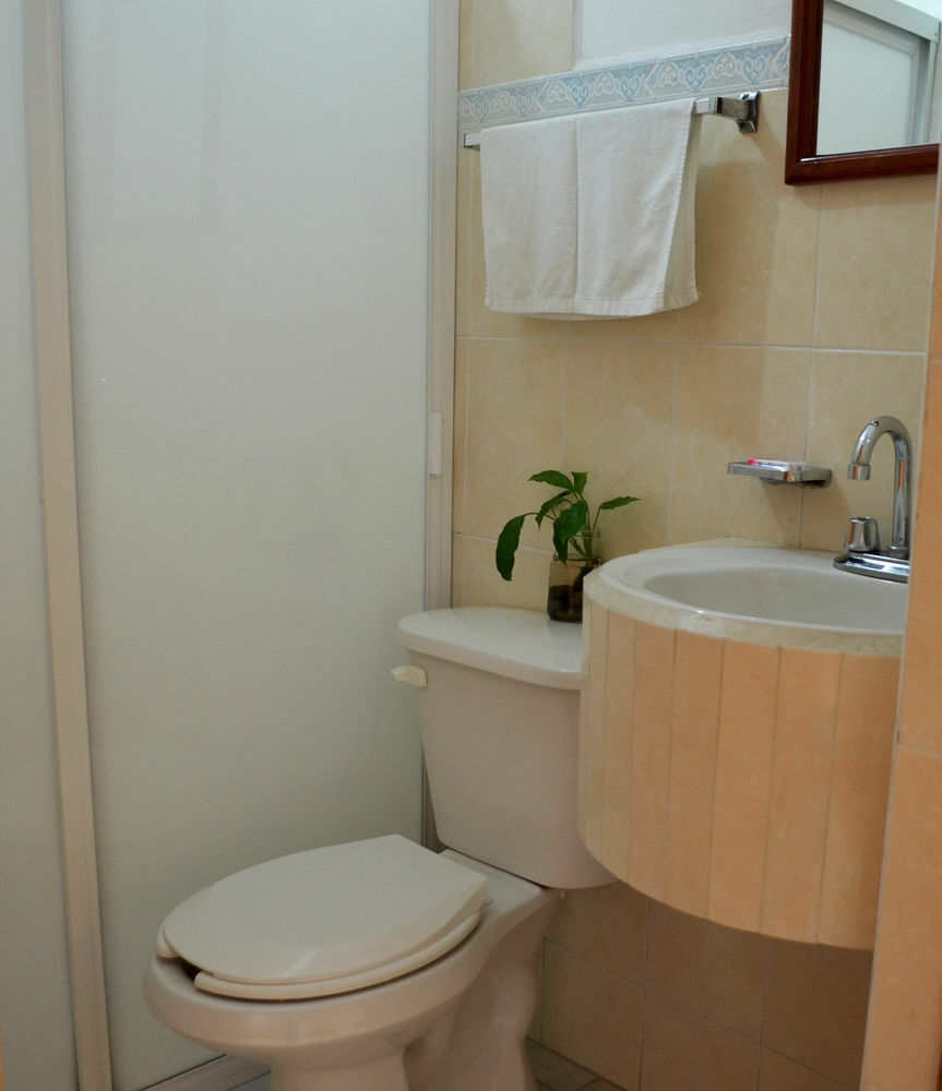 Hotel Posada Camelinas Пацкуаро Екстер'єр фото